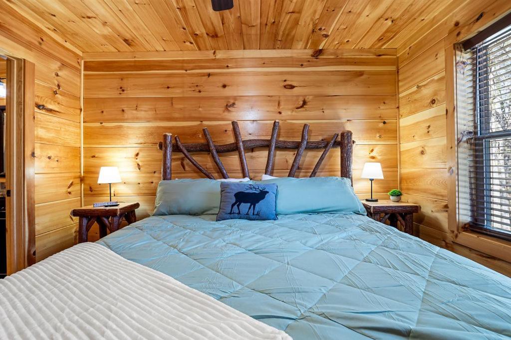 Bobcat Den By Eden Crest Villa Gatlinburg Bagian luar foto
