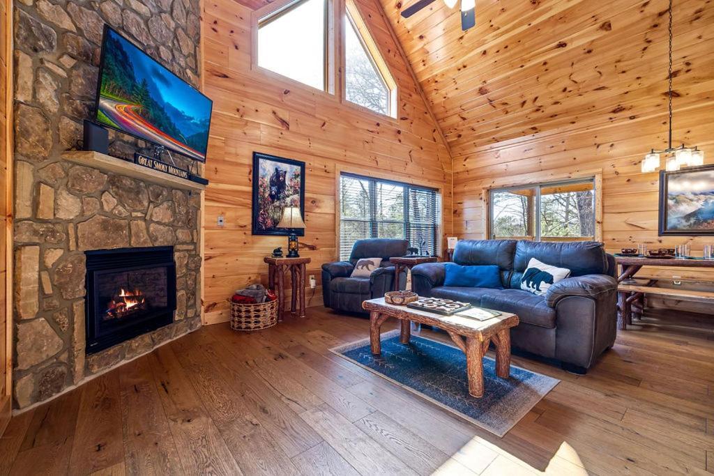 Bobcat Den By Eden Crest Villa Gatlinburg Bagian luar foto