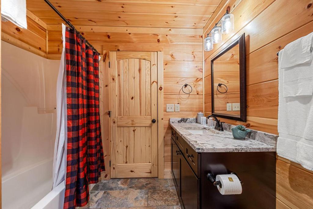 Bobcat Den By Eden Crest Villa Gatlinburg Bagian luar foto