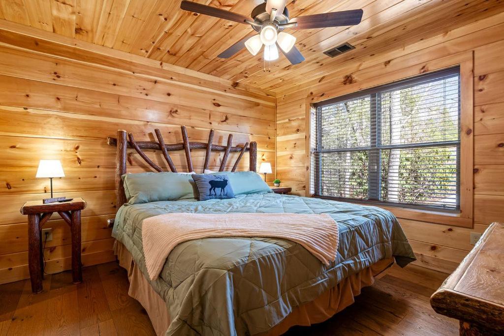 Bobcat Den By Eden Crest Villa Gatlinburg Bagian luar foto