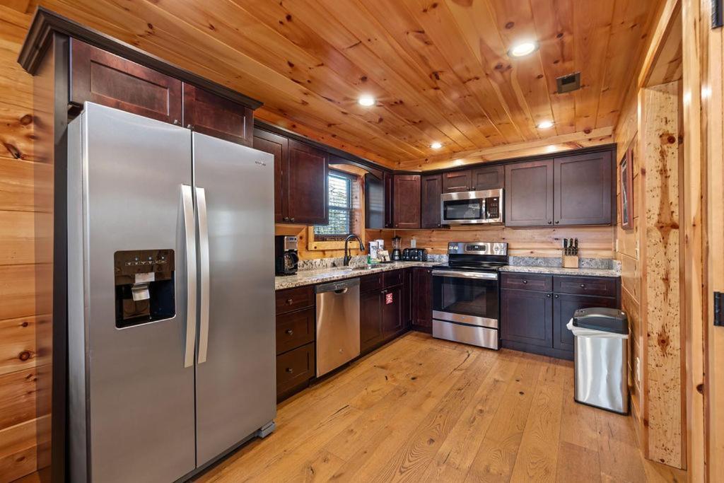 Bobcat Den By Eden Crest Villa Gatlinburg Bagian luar foto