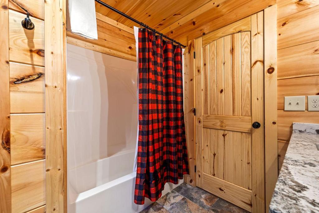 Bobcat Den By Eden Crest Villa Gatlinburg Bagian luar foto